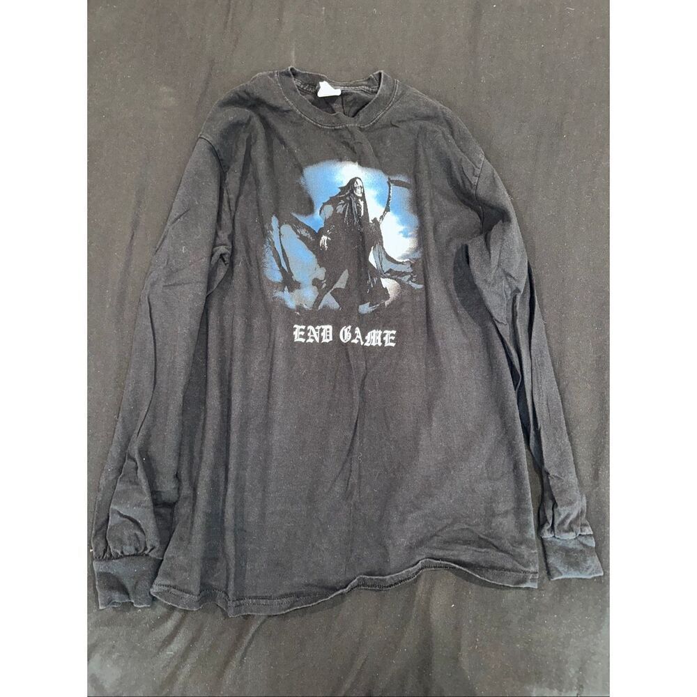 Graphic tee long sleeve size M